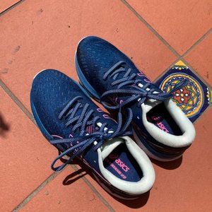 Asics Gel Kayano 27 Running Shoes-   Size 7  LIKE NEW!